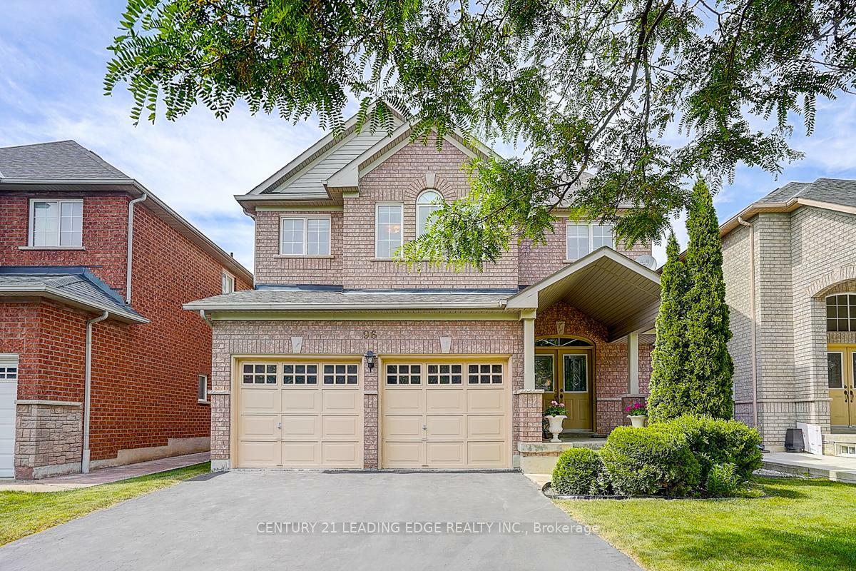 Property Photo:  96 Tuscana Boulevard  ON L4K 5K4 