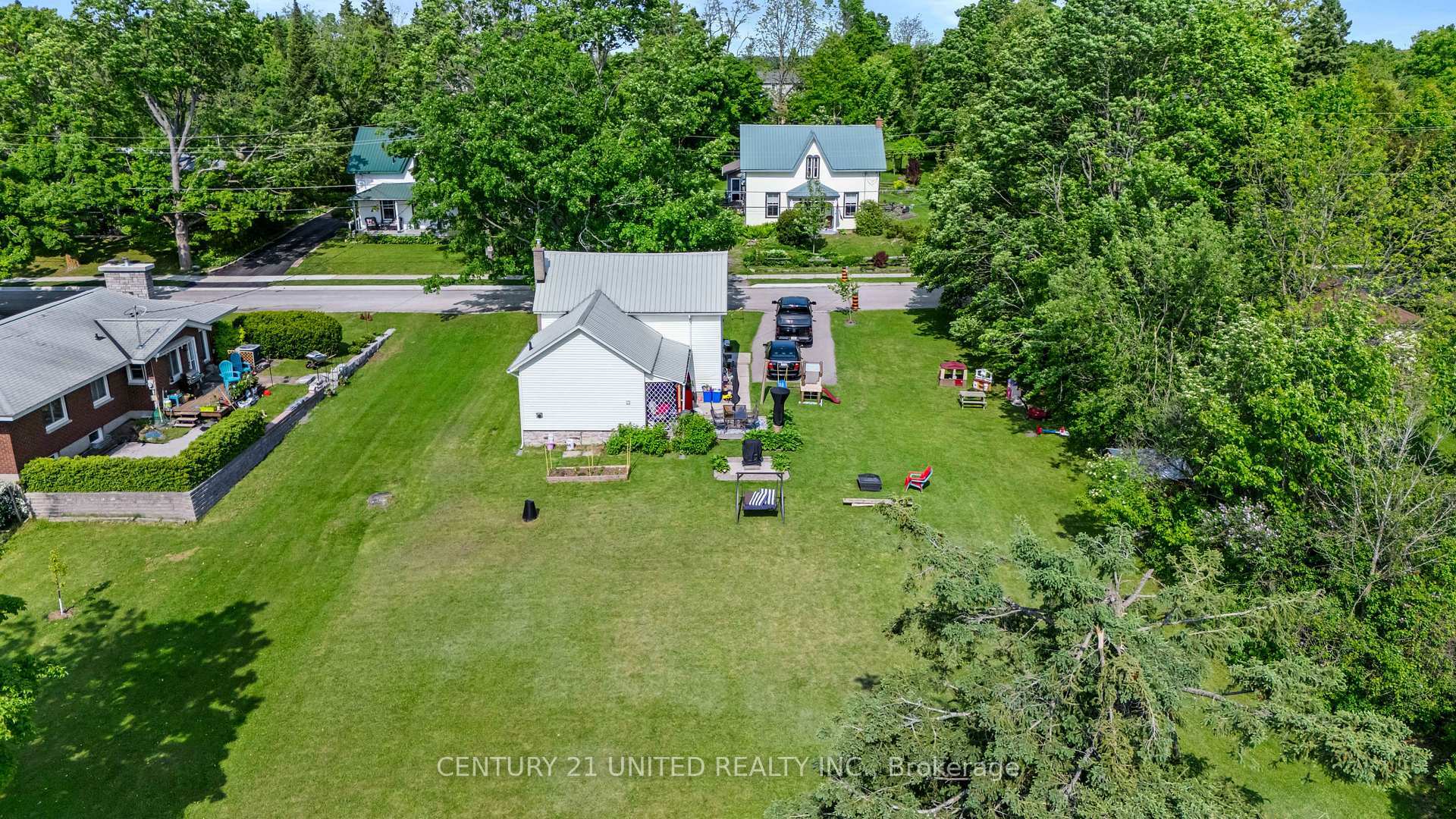 Property Photo: 27 Prospect Street ON K0L 2H0
