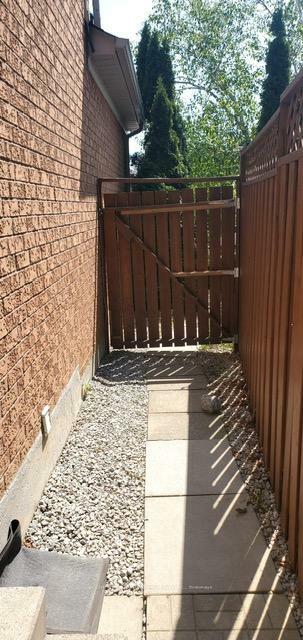 Property Photo: 7153 Tabbyman Walk ON L5W 1H4