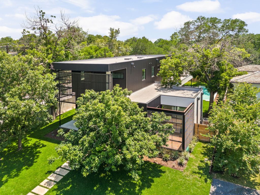 Property Photo: 2701 Greenlee Drive TX 78703