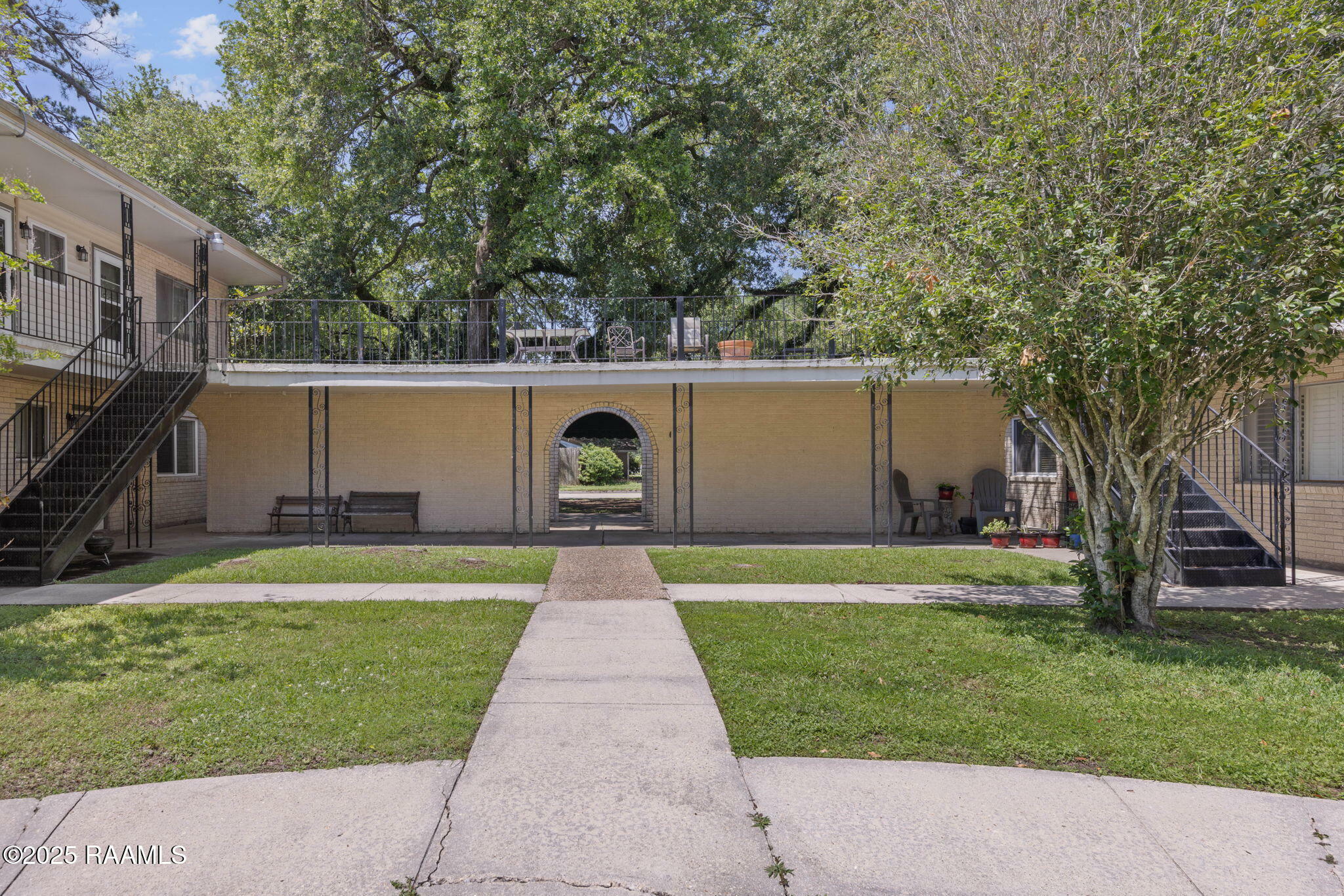 Property Photo: 201 S College Road Apt 107 LA 70503