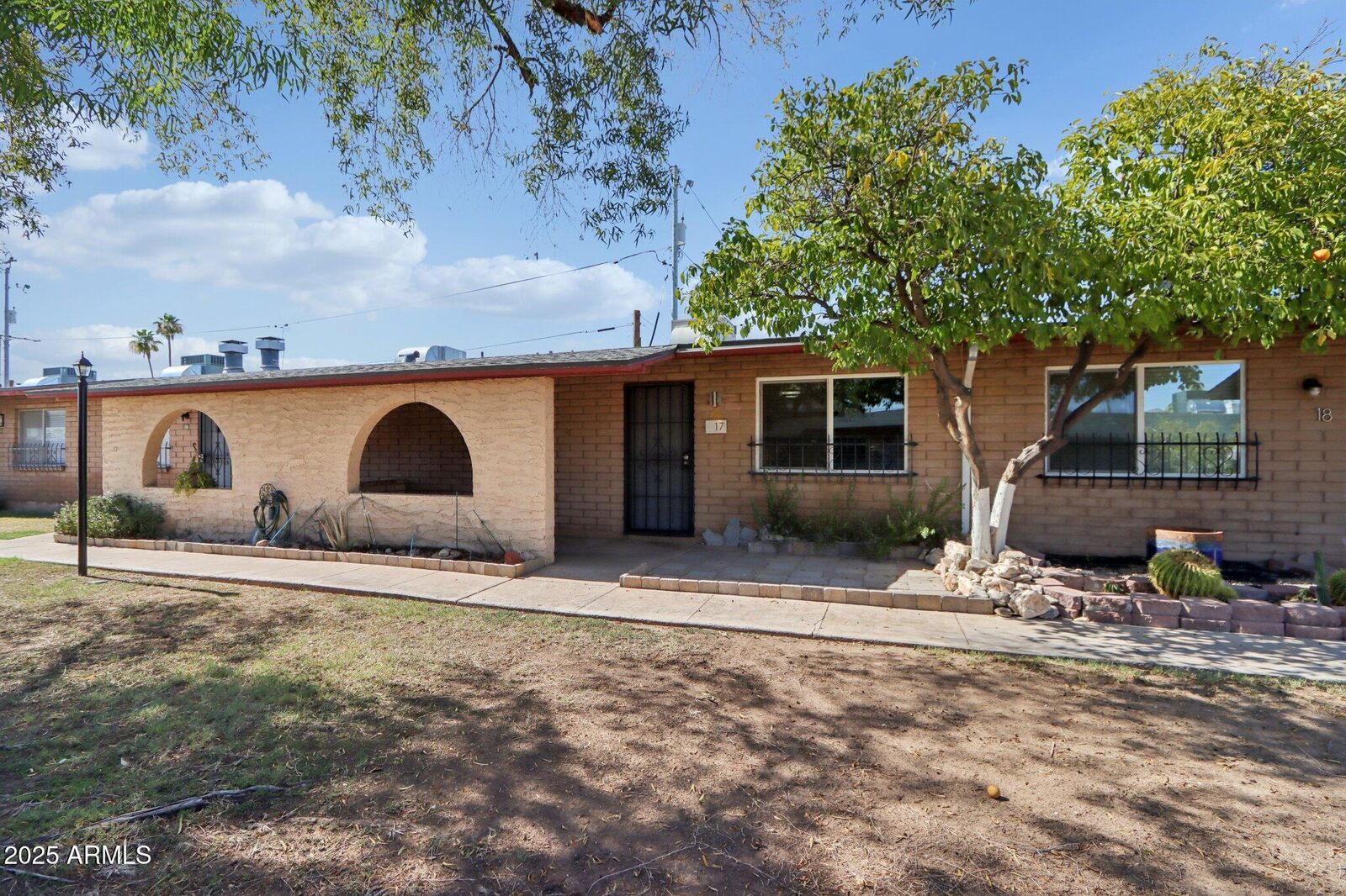 Property Photo: 6739 N 16th Street 17 AZ 85016