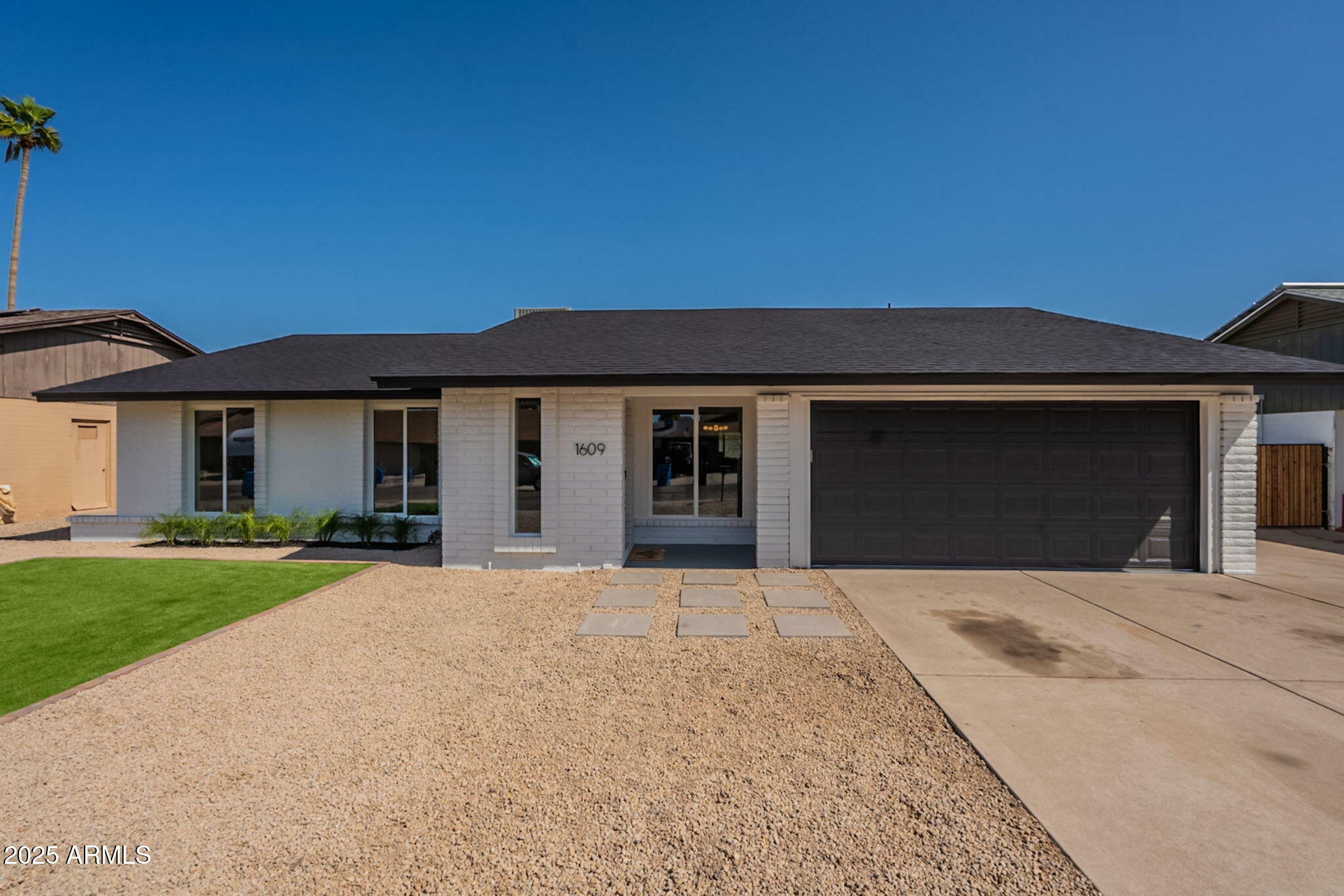 Property Photo: 1609 W Yukon Drive AZ 85027