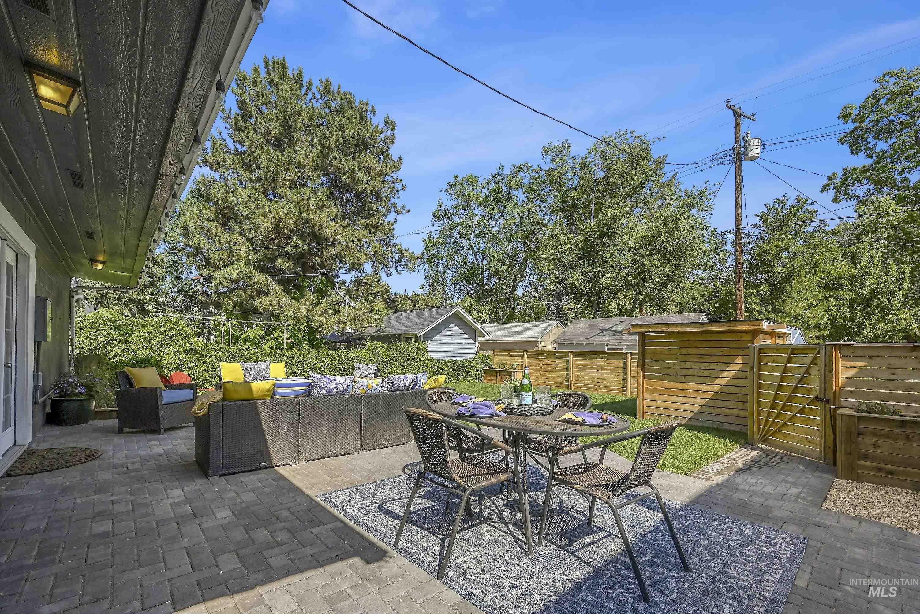Property Photo: 916 E McKinley St ID 83712
