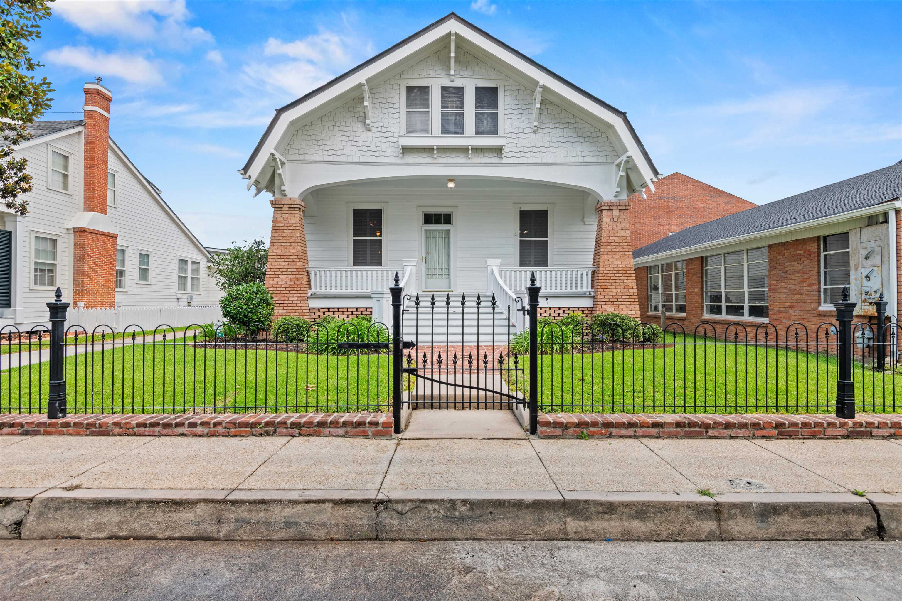 Property Photo: 631 Verret St LA 70360