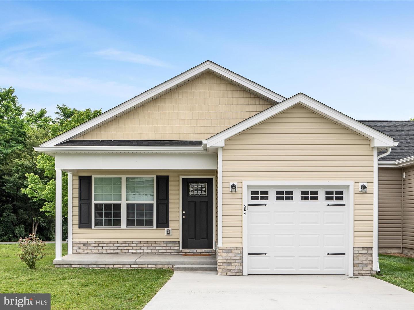 Property Photo:  564 Great Oak Court  VA 22664 