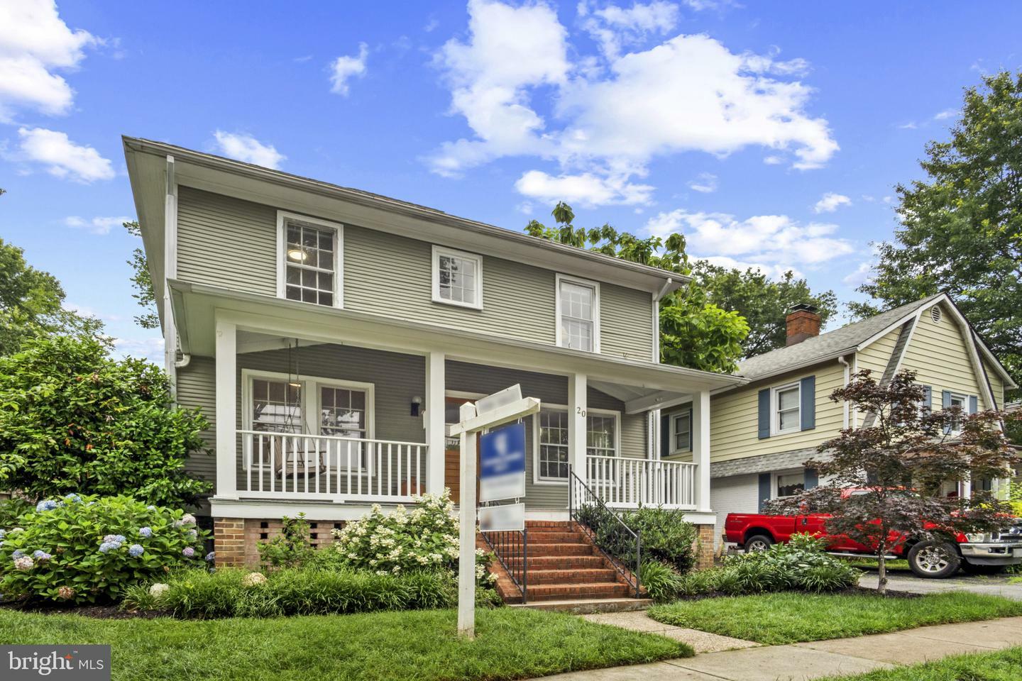Property Photo: 20 E Bellefonte Avenue VA 22301