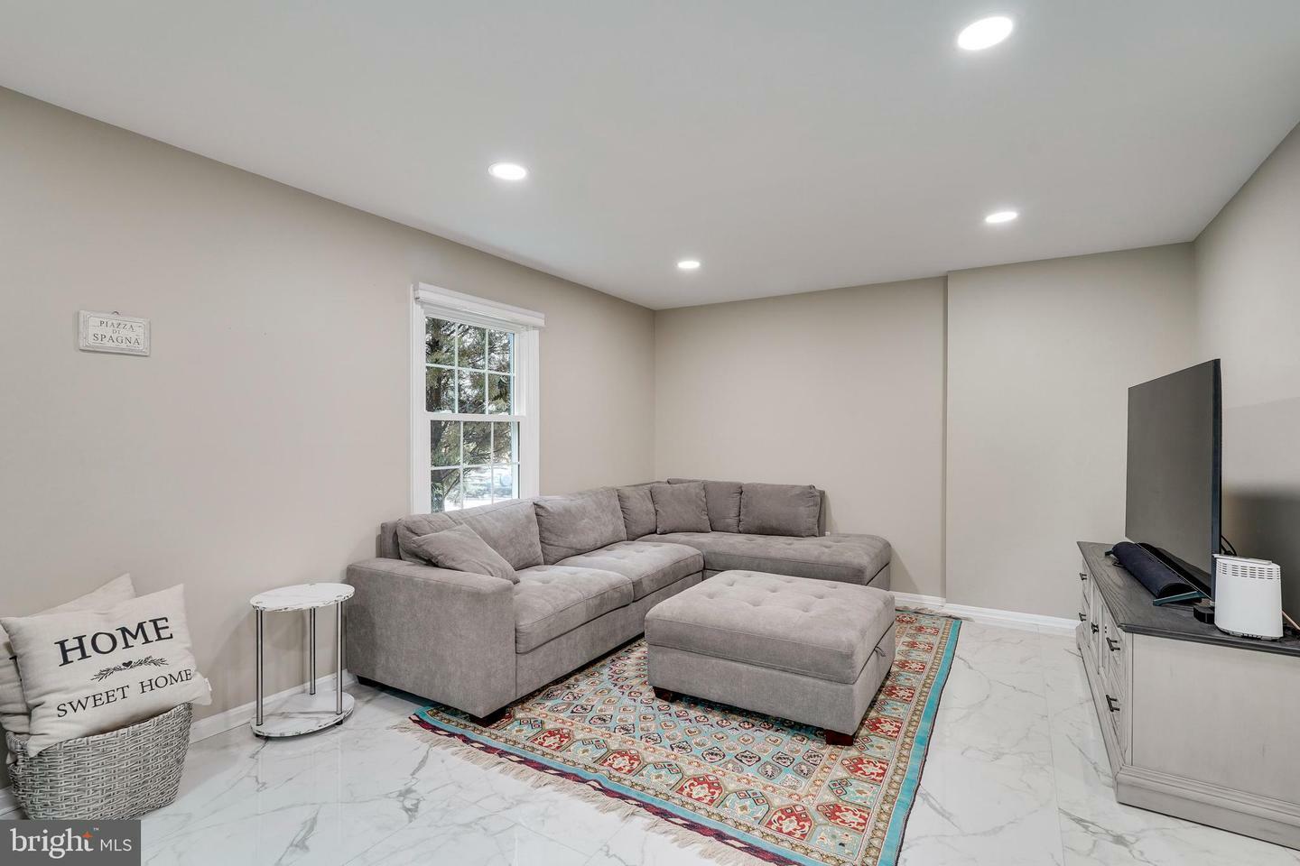 Property Photo: 4504 Airlie Way VA 22003