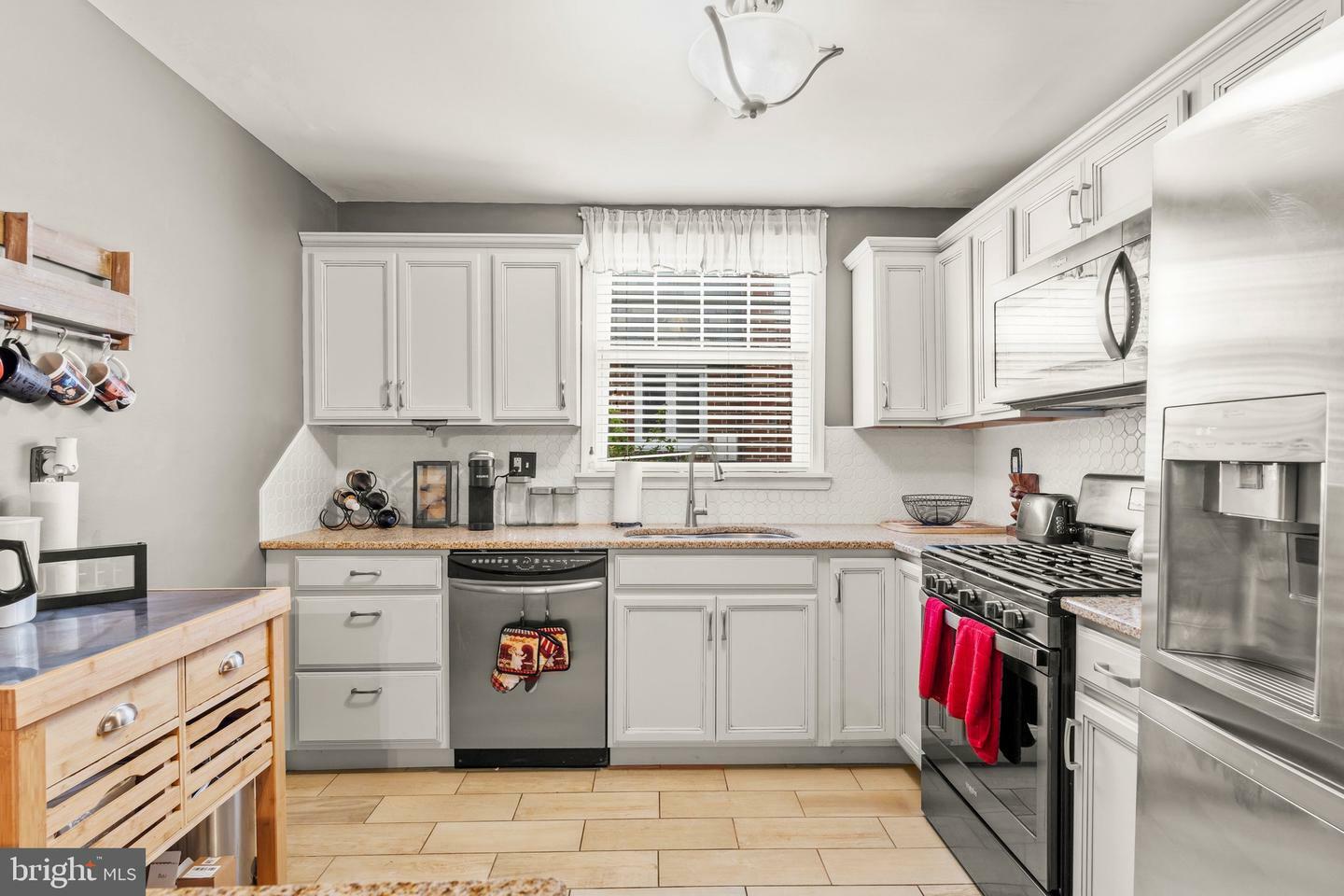Property Photo: 1110 Borbeck Avenue PA 19111