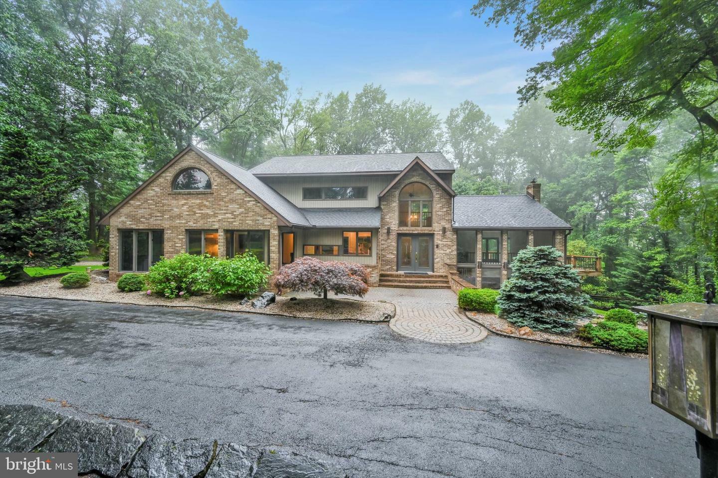 Property Photo:  5043 Pineview Drive  PA 19540 