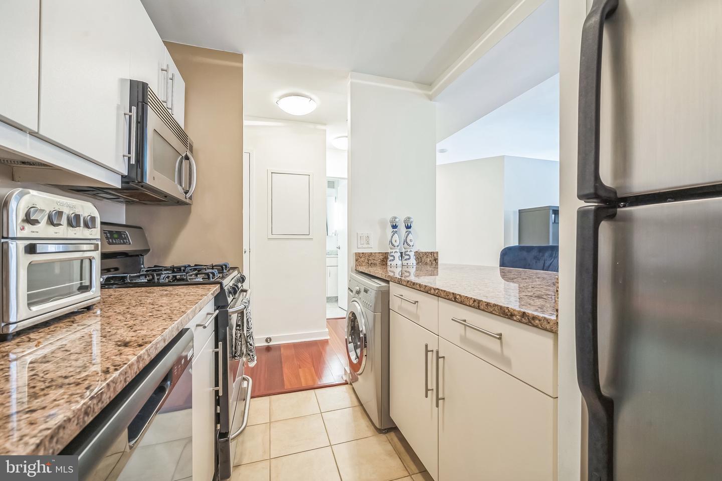 Property Photo: 219 S 18th Street 29 1522 PA 19103