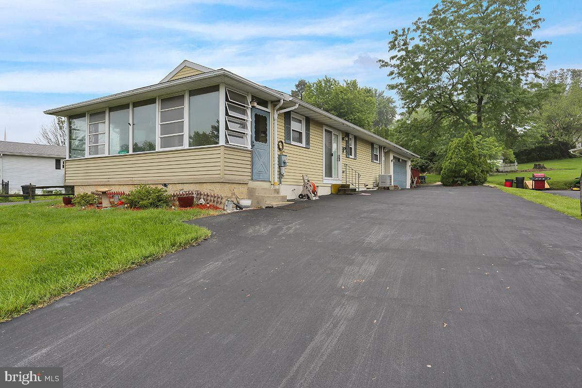 Property Photo:  4423 Hill Terrace Drive  PA 19608 