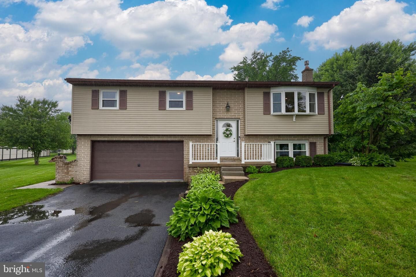 Property Photo:  412 Buttercup Drive  PA 17522 