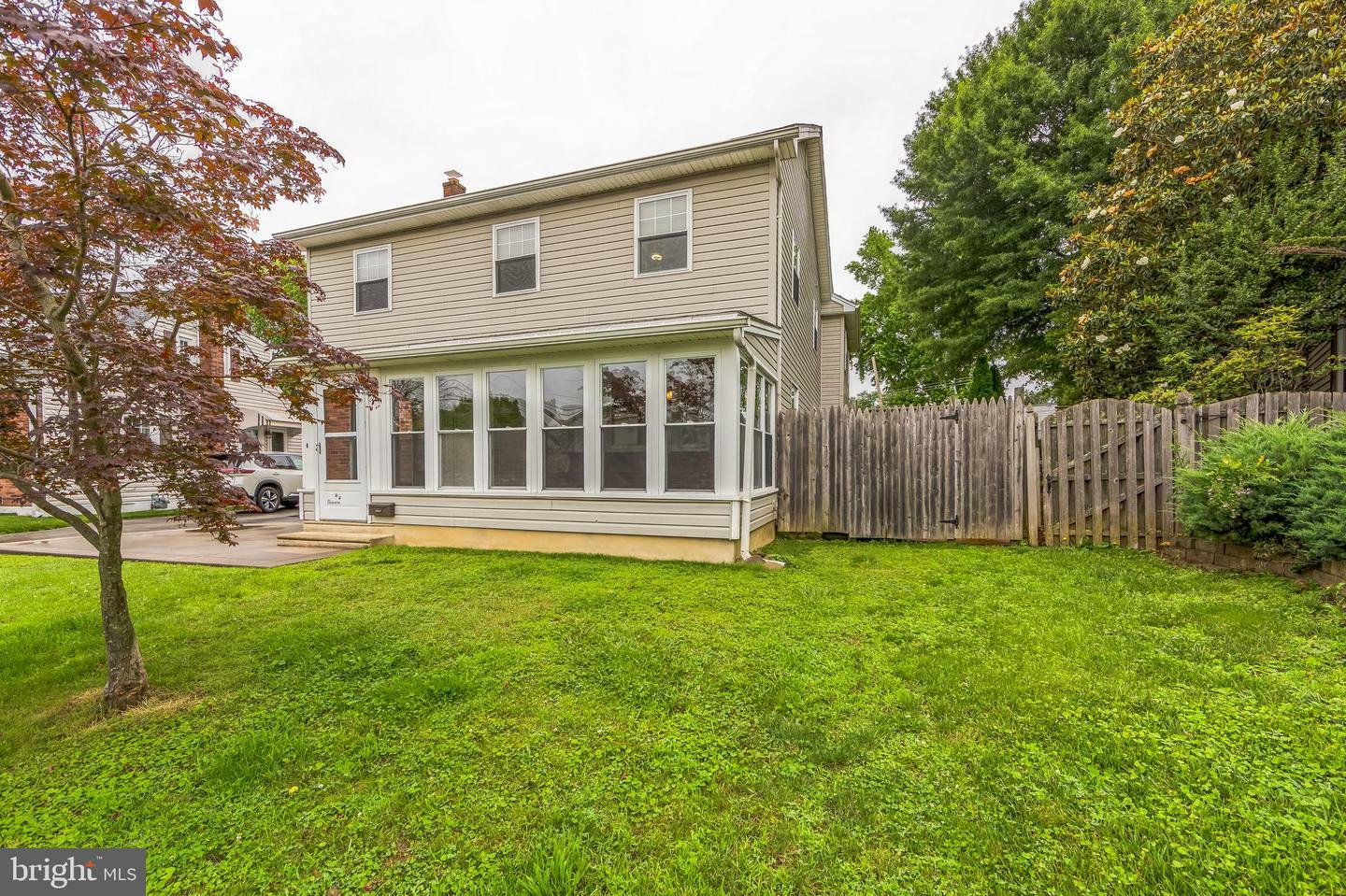Property Photo:  739 Brooke Circle  PA 19070 
