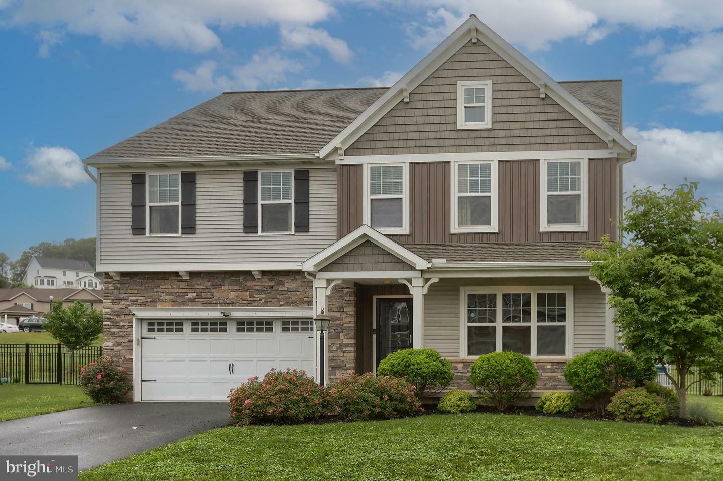 Property Photo:  971 Connell Street  PA 17055 