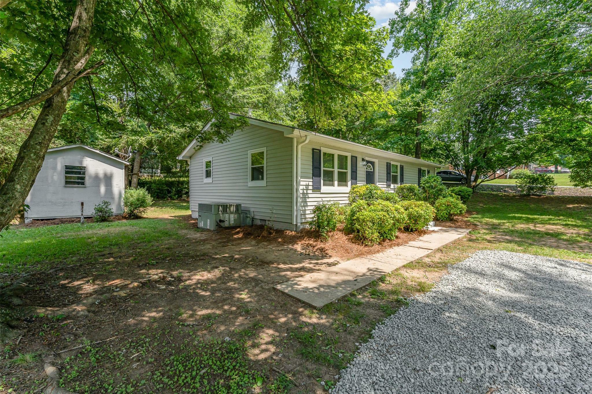 Property Photo: 3724 Patricia Drive NW NC 28027