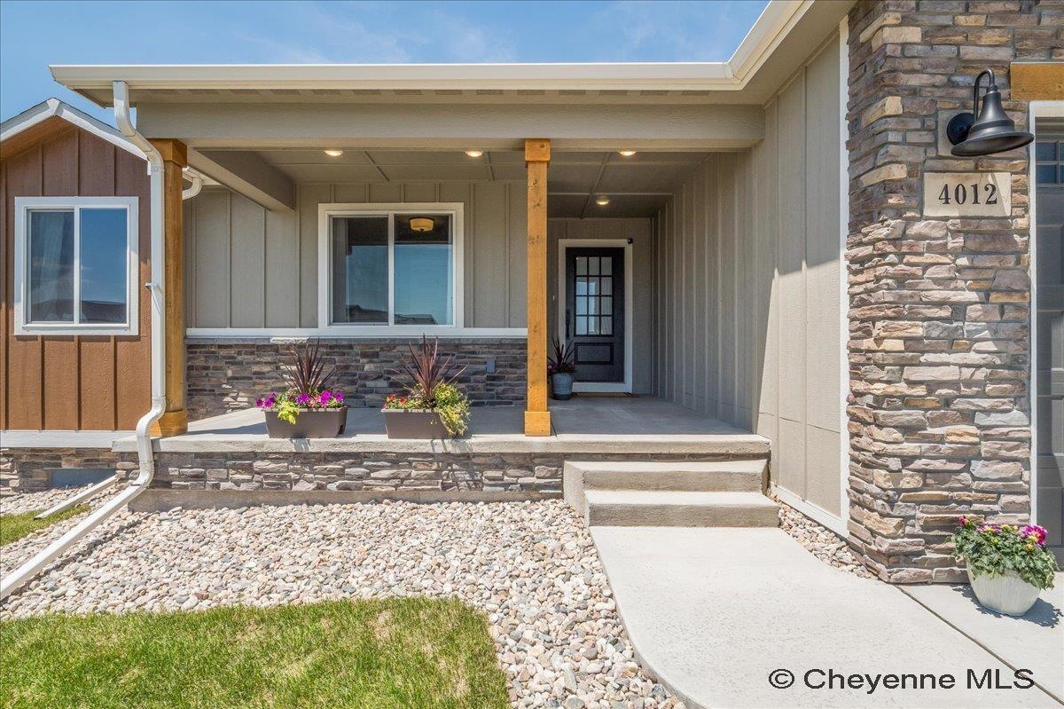 Property Photo: 4012 Farthing Rd WY 82001