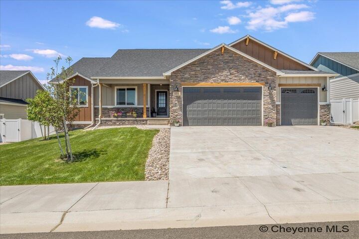 Property Photo: 4012 Farthing Rd WY 82001