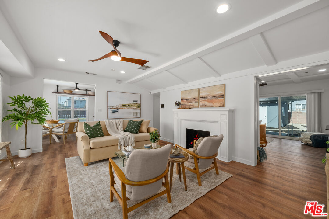 Property Photo: 9300 S 10th Ave CA 90305