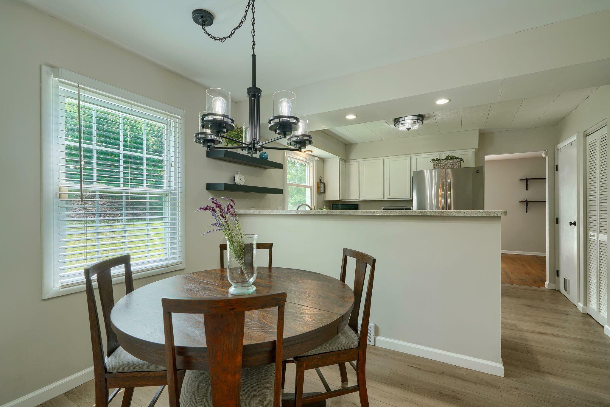 Property Photo: 6676 Woodsedge Drive OH 43068
