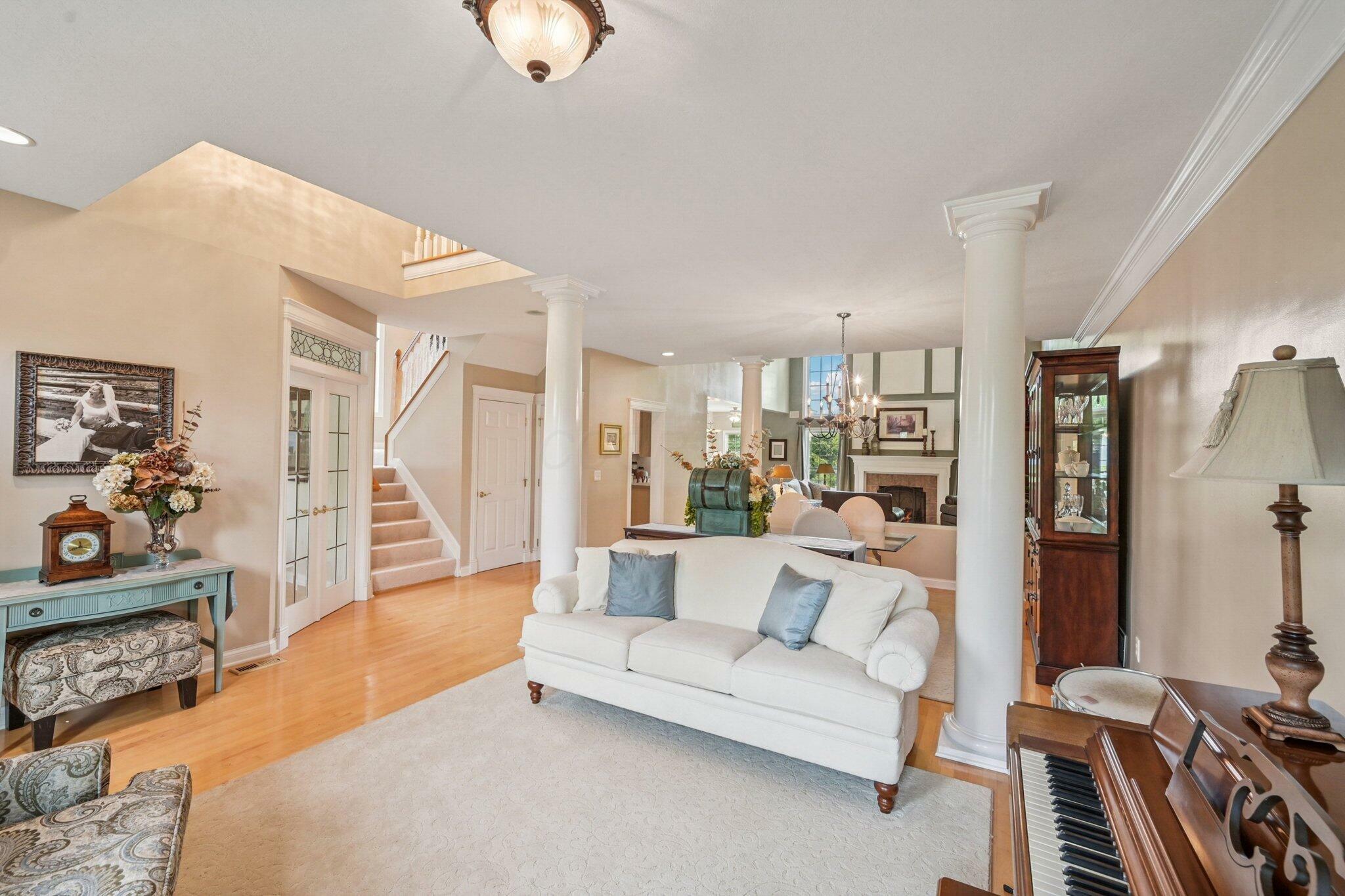 Property Photo: 6150 Heritage Lakes Drive OH 43026