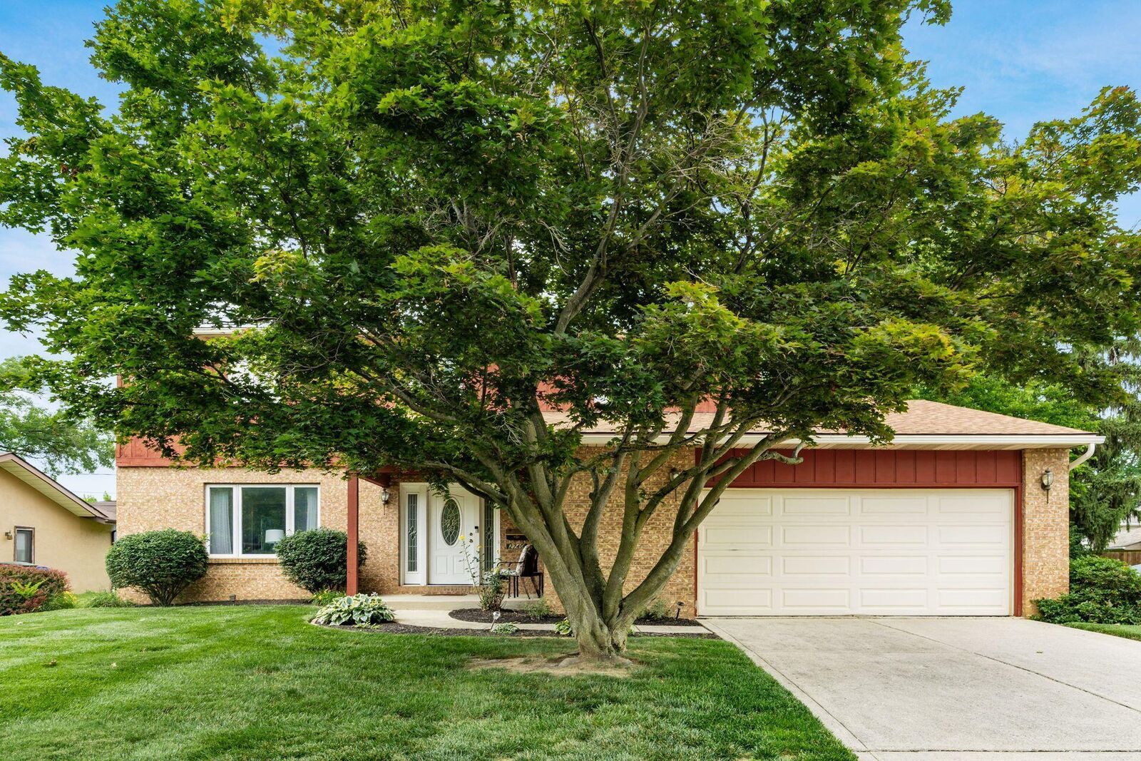 Property Photo: 2740 Mitzi Drive OH 43209