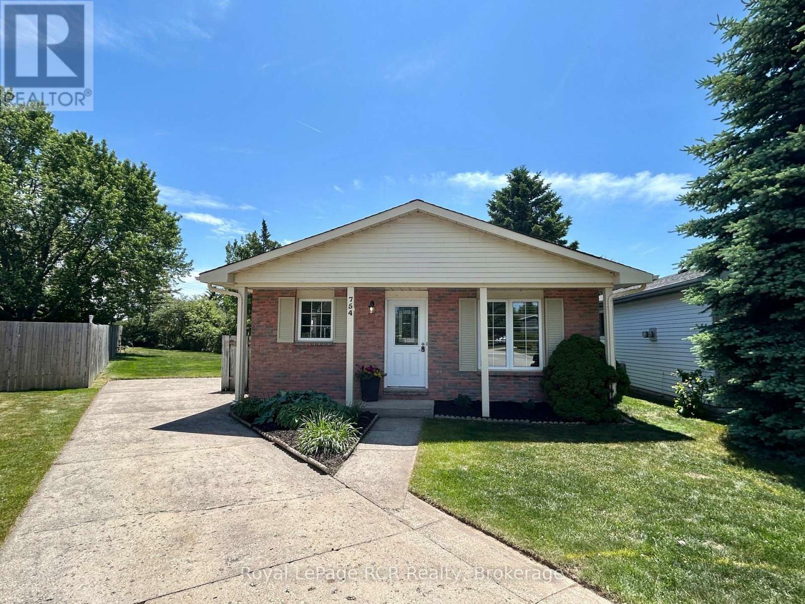 Property Photo: 754 Andrew Malcolm Drive ON N2Z 1M8
