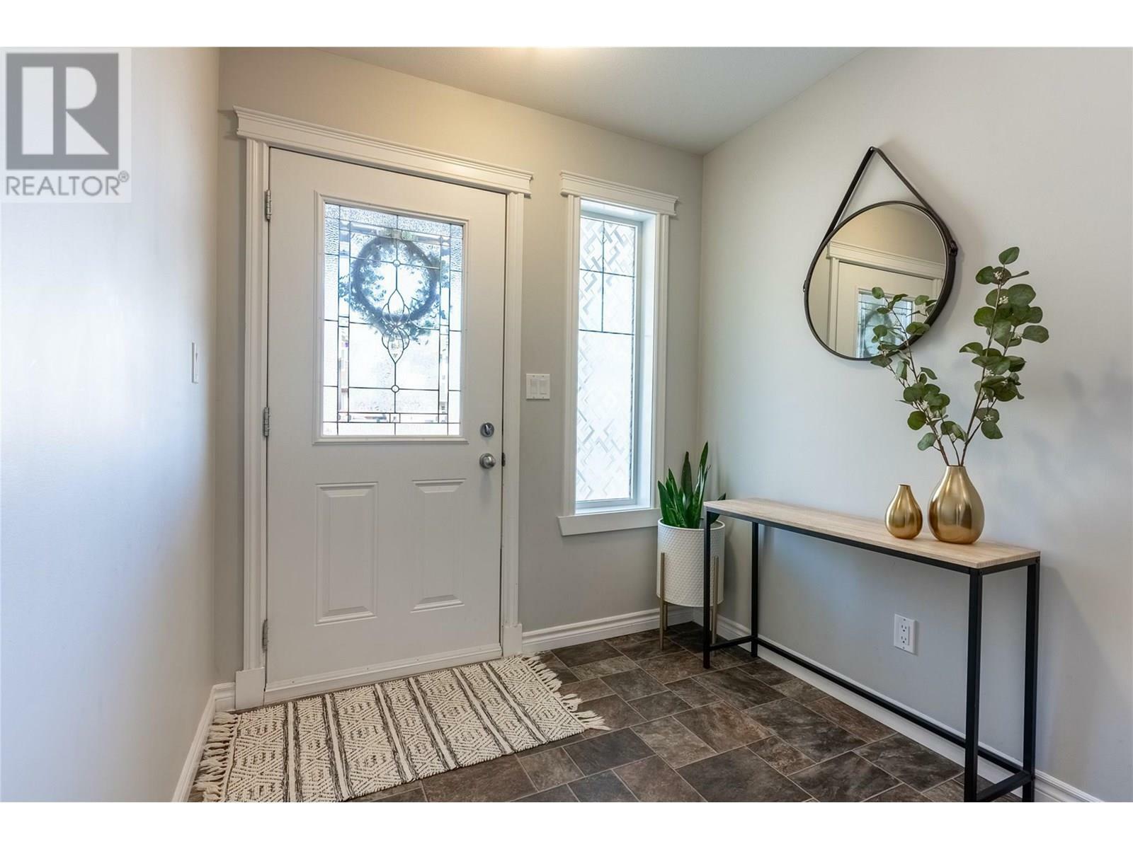 Photo de la propriété: 1808 Primrose Crescent BC V1S 0A6