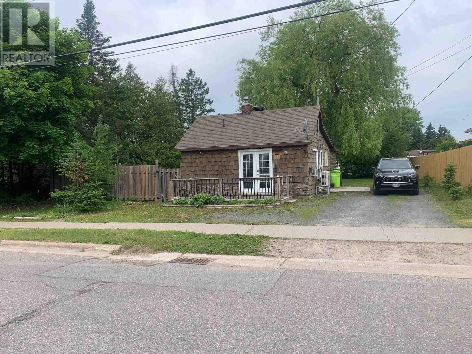Property Photo: 25 Elmwood Ave ON P6B 4V6