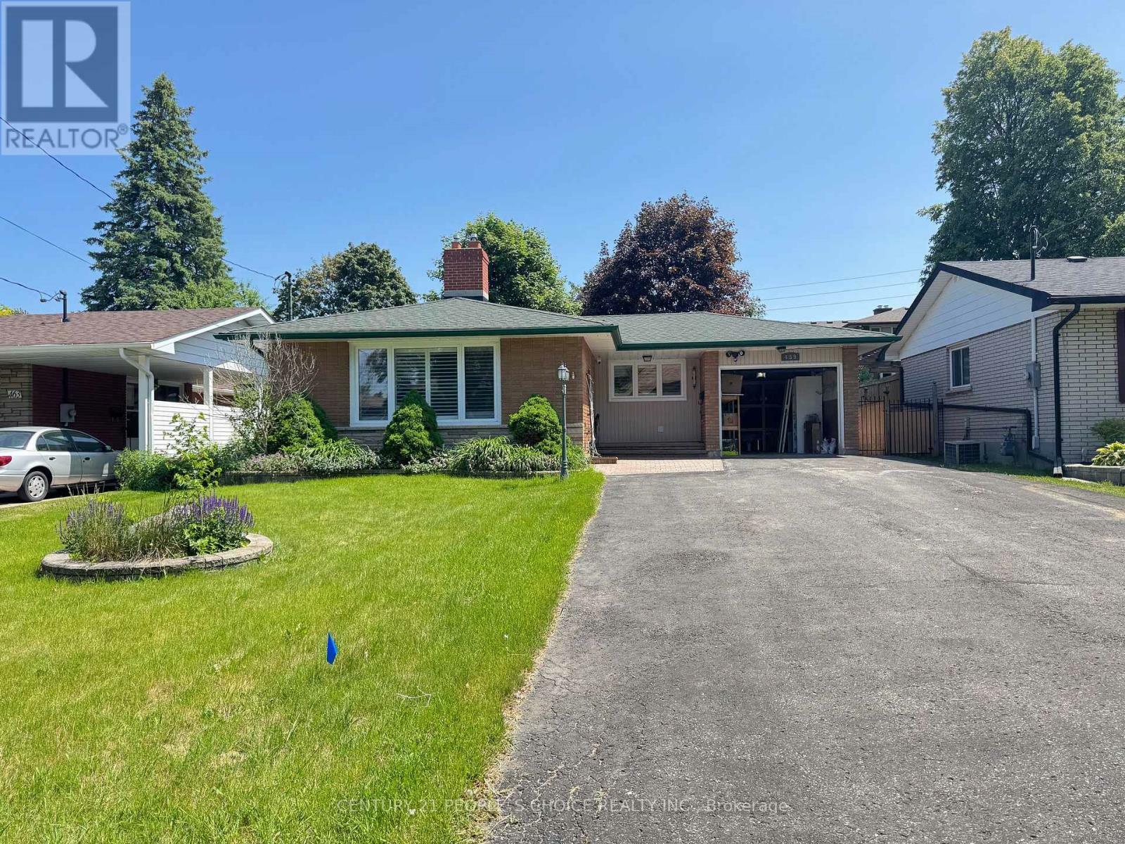 Property Photo: 459 Bernhard Crescent Bsmt ON L1G 2B7