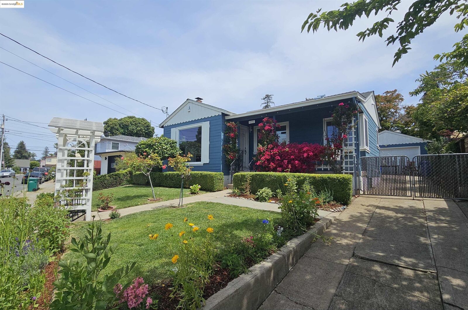 Property Photo: 4332 Hyacinth Ave CA 94619