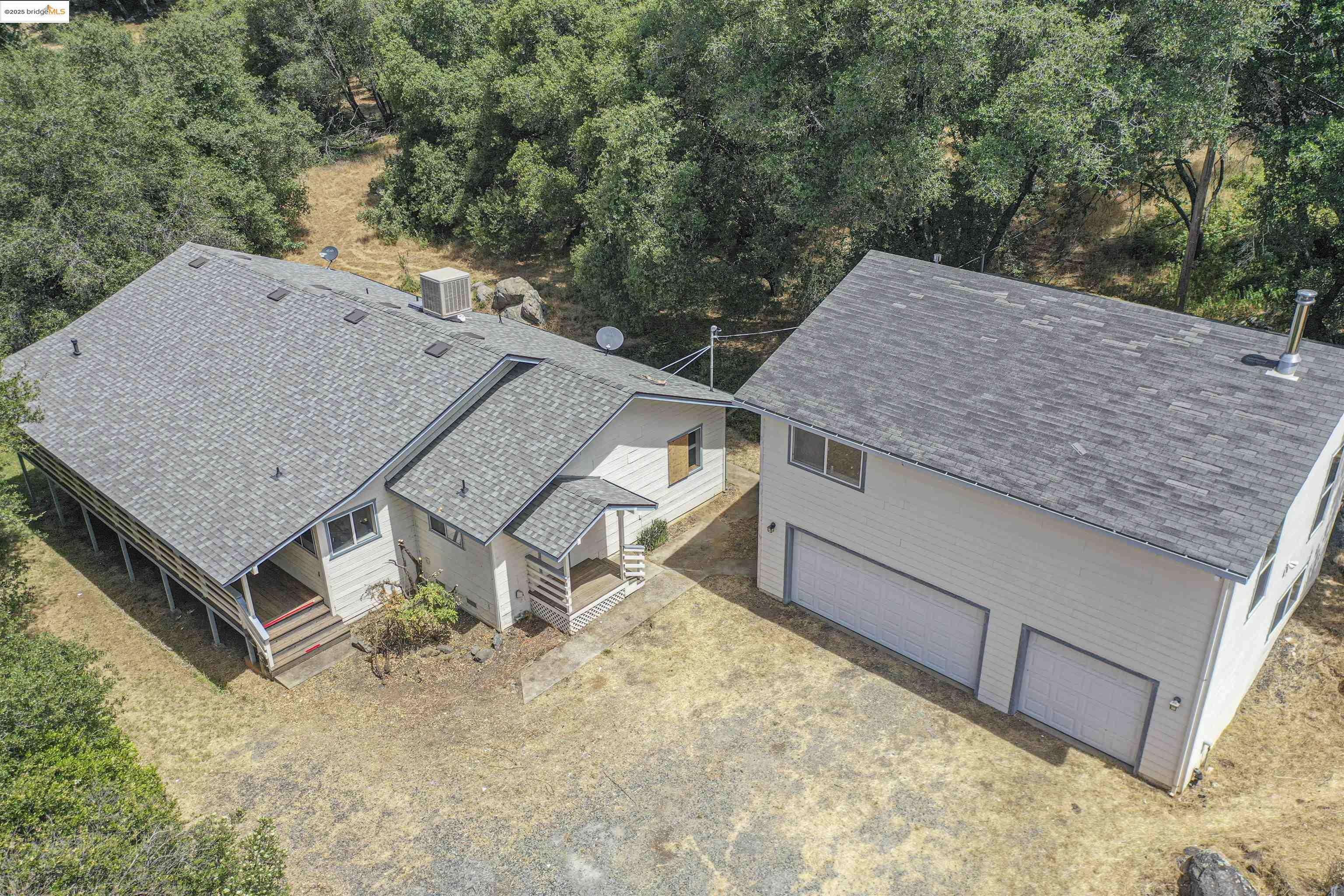 Property Photo: 18940 Lambert Lake Rd CA 95370