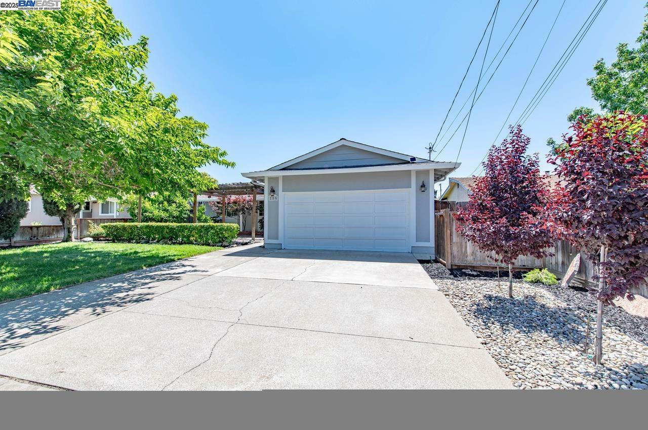 Property Photo:  285 Edythe St  CA 94550 