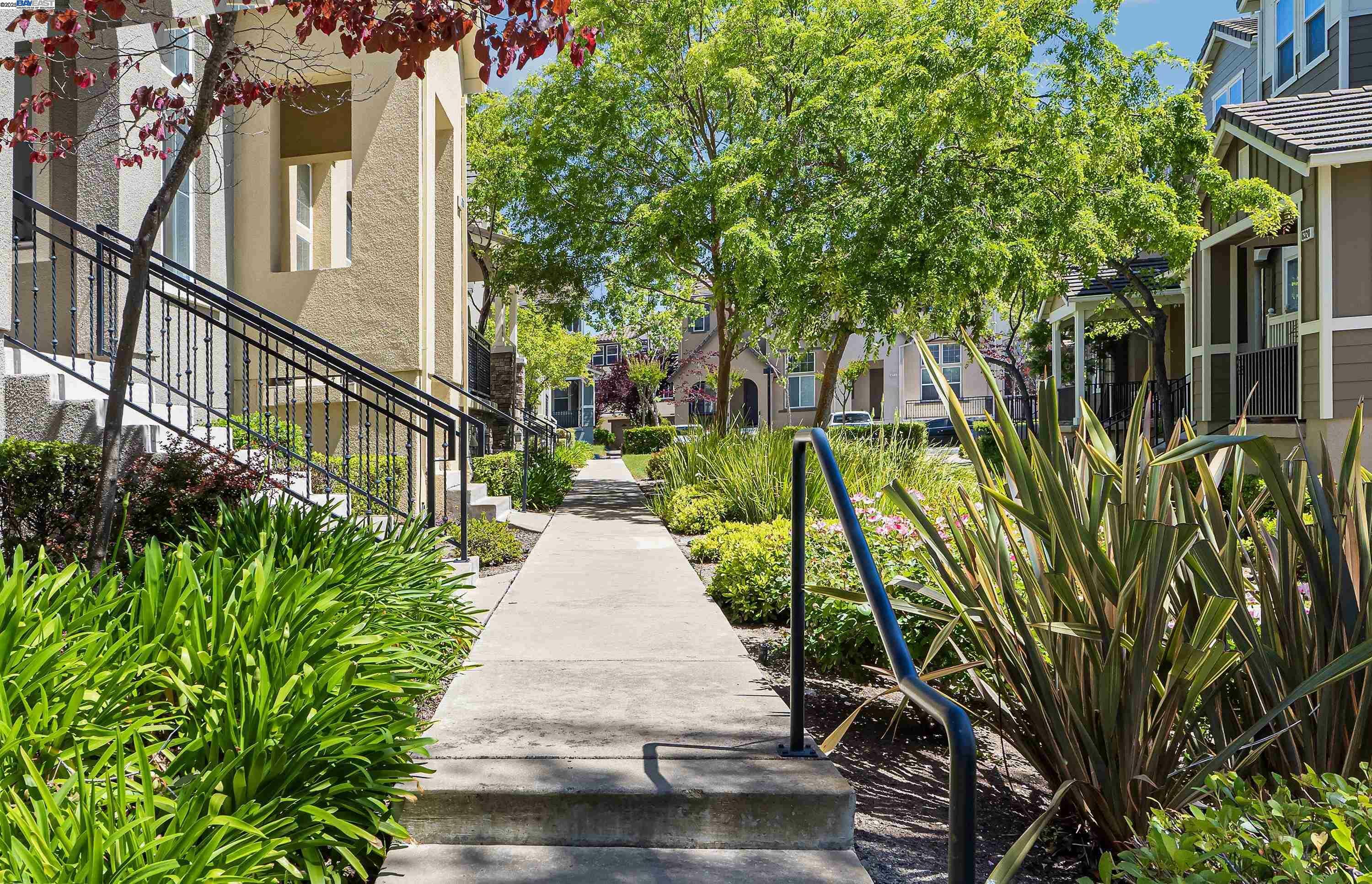 Property Photo: 6268 Byron Ln CA 94582