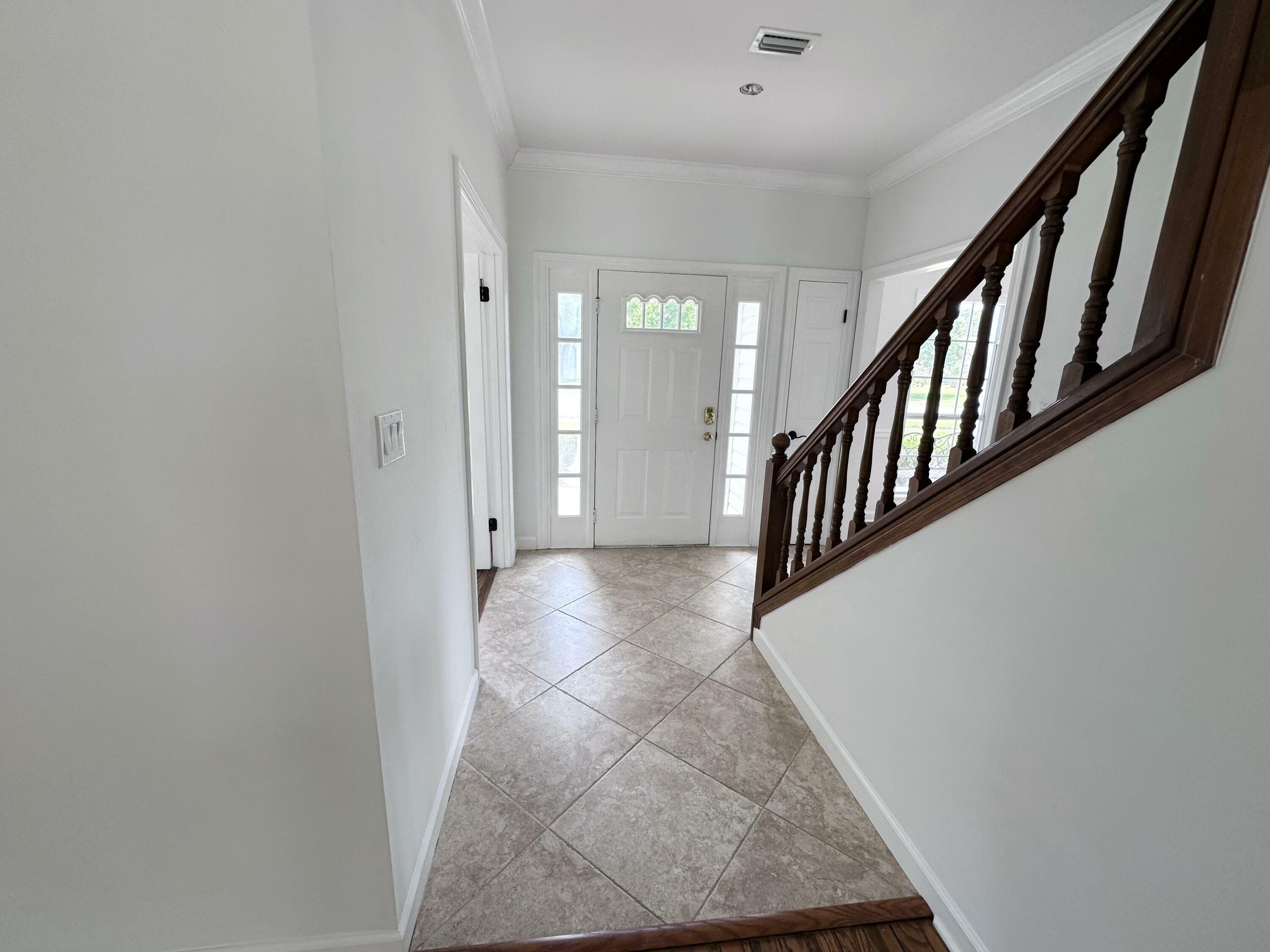 Property Photo: 70 E Country Club Drive FL 32541