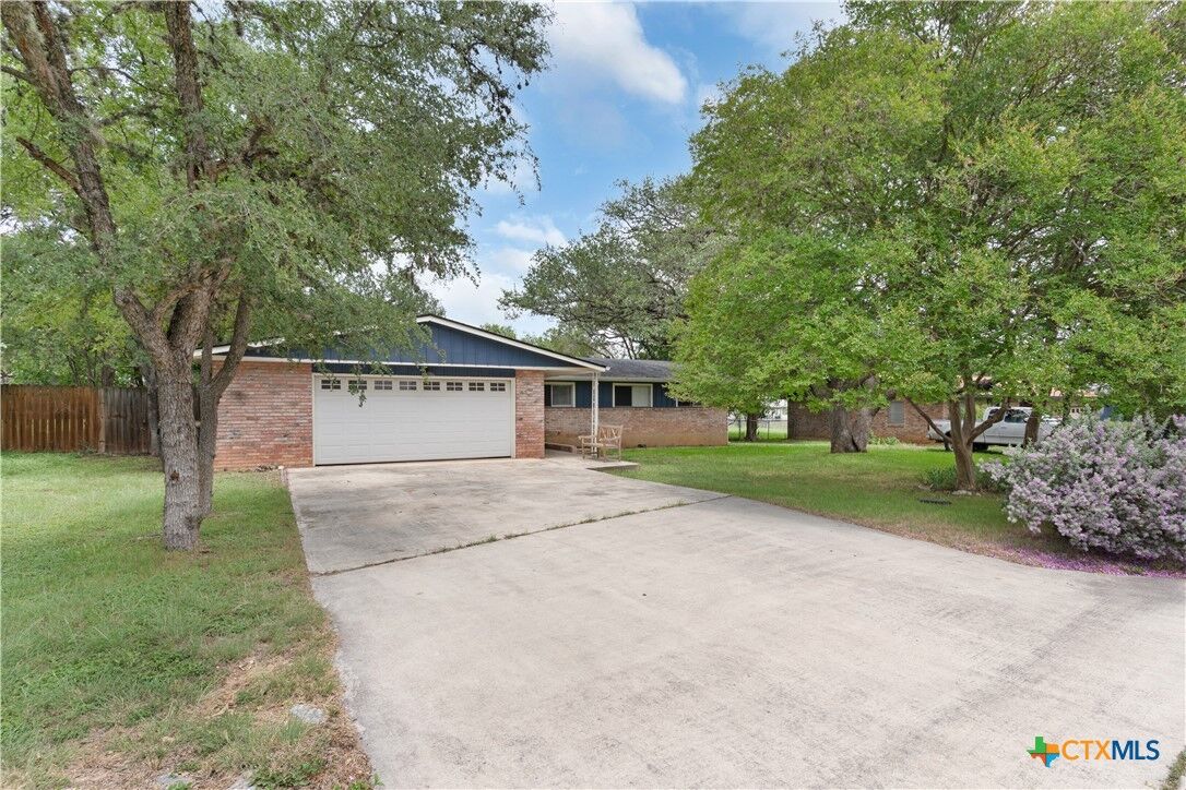 Property Photo:  614 Dartmouth Street  TX 78666 