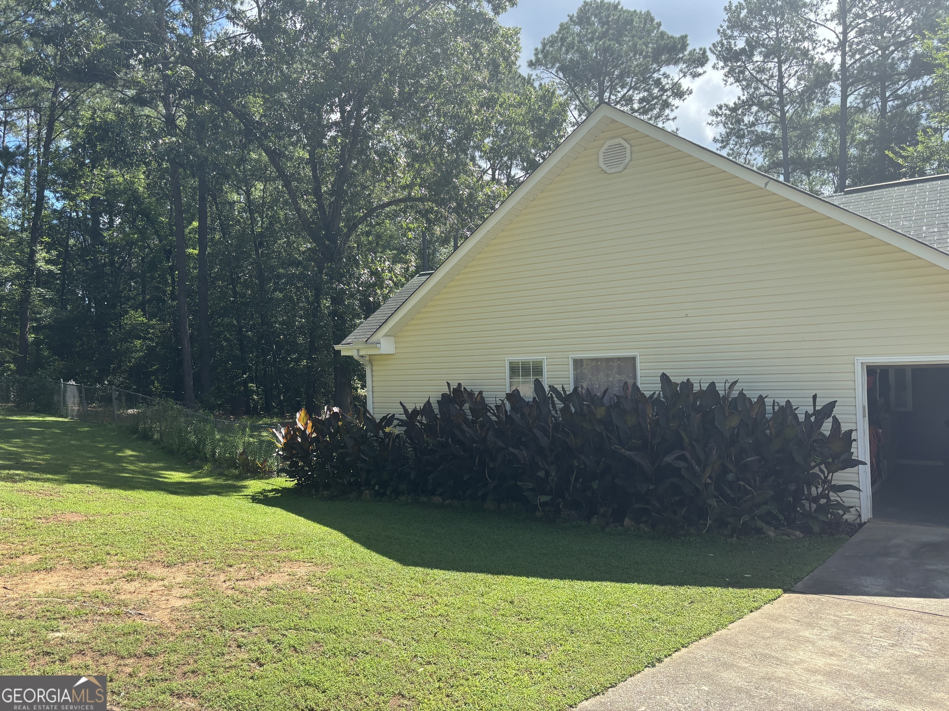 Property Photo: 214 Sugar Hill Court GA 30233
