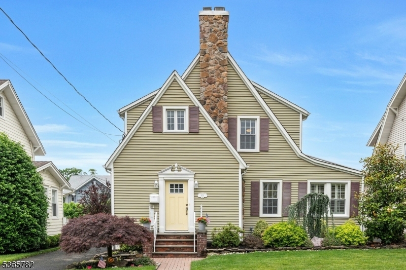 Property Photo: 909 Irving Ave NJ 07090