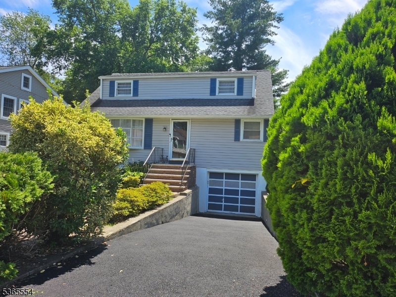 100 Grove St  Waldwick Boro NJ 07463 photo