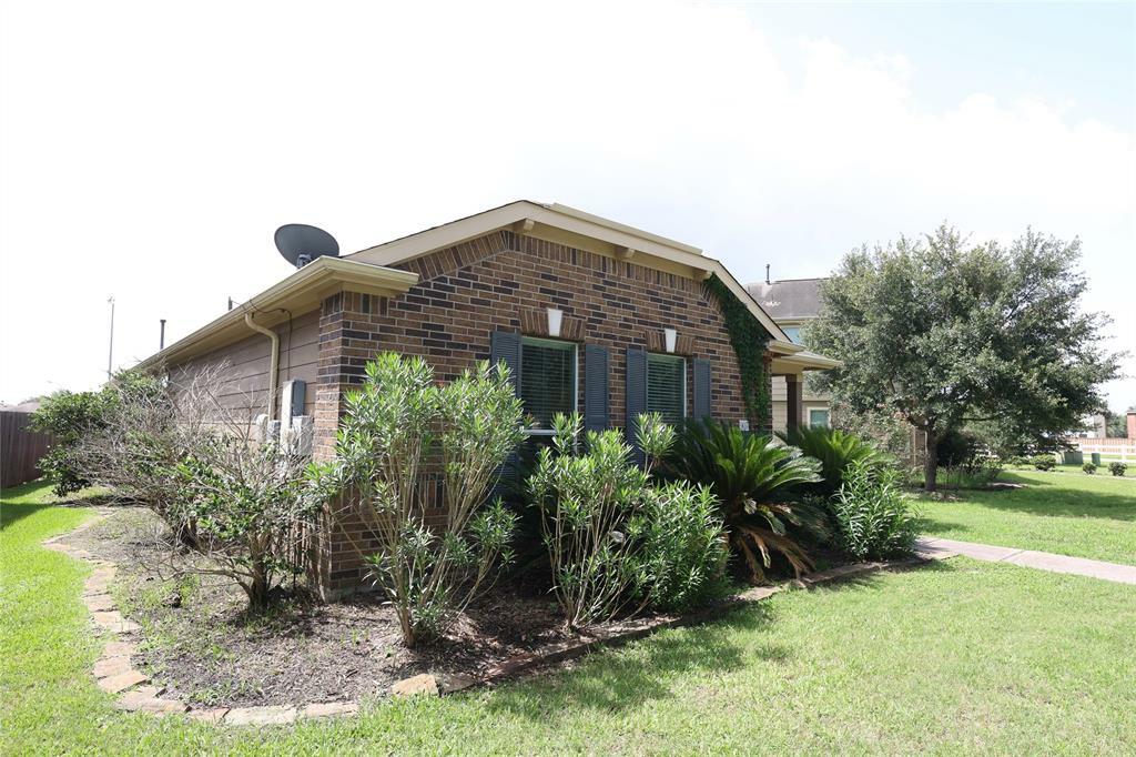 Property Photo:  907 Aft Valley  TX 77073 