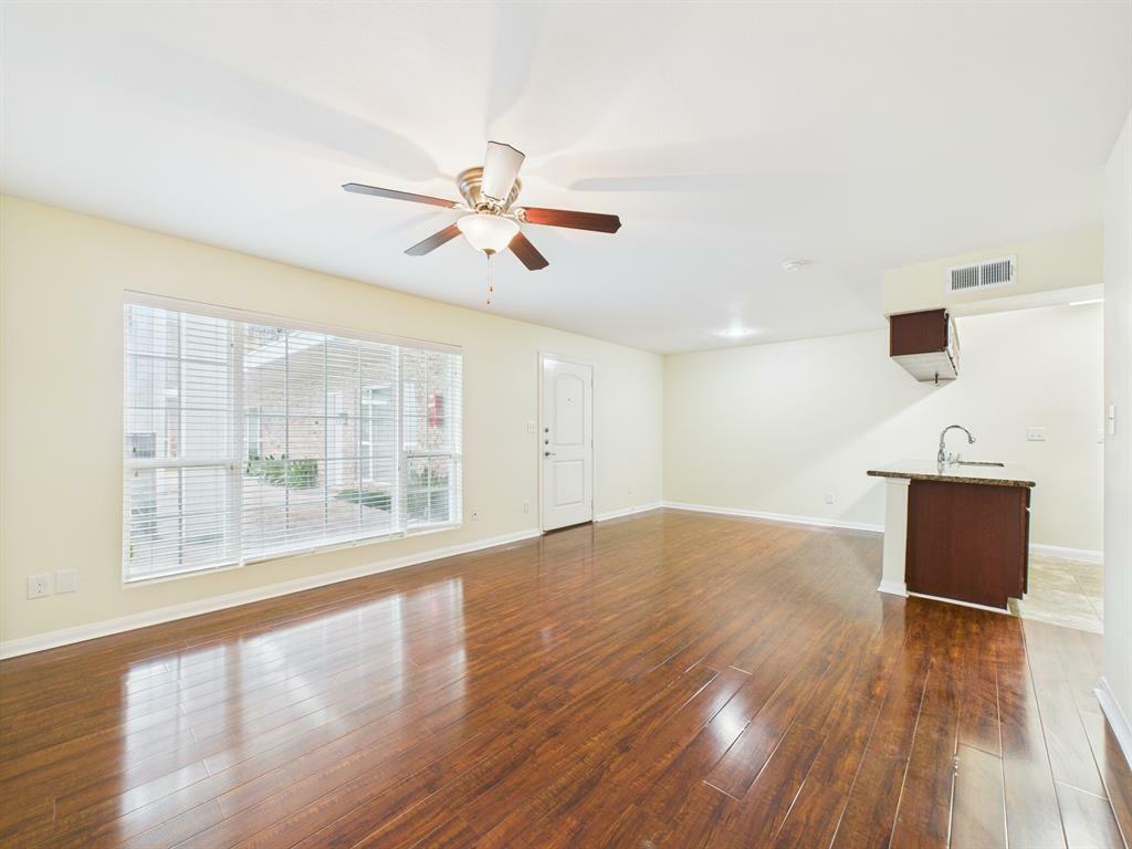 Property Photo:  5333 Richmond Avenue 13  TX 77056 