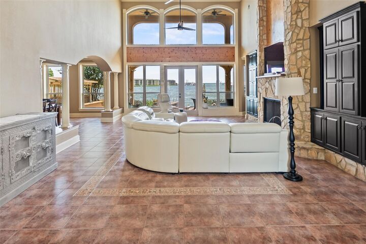 Property Photo: 7159 Kingston Cove Lane TX 77318