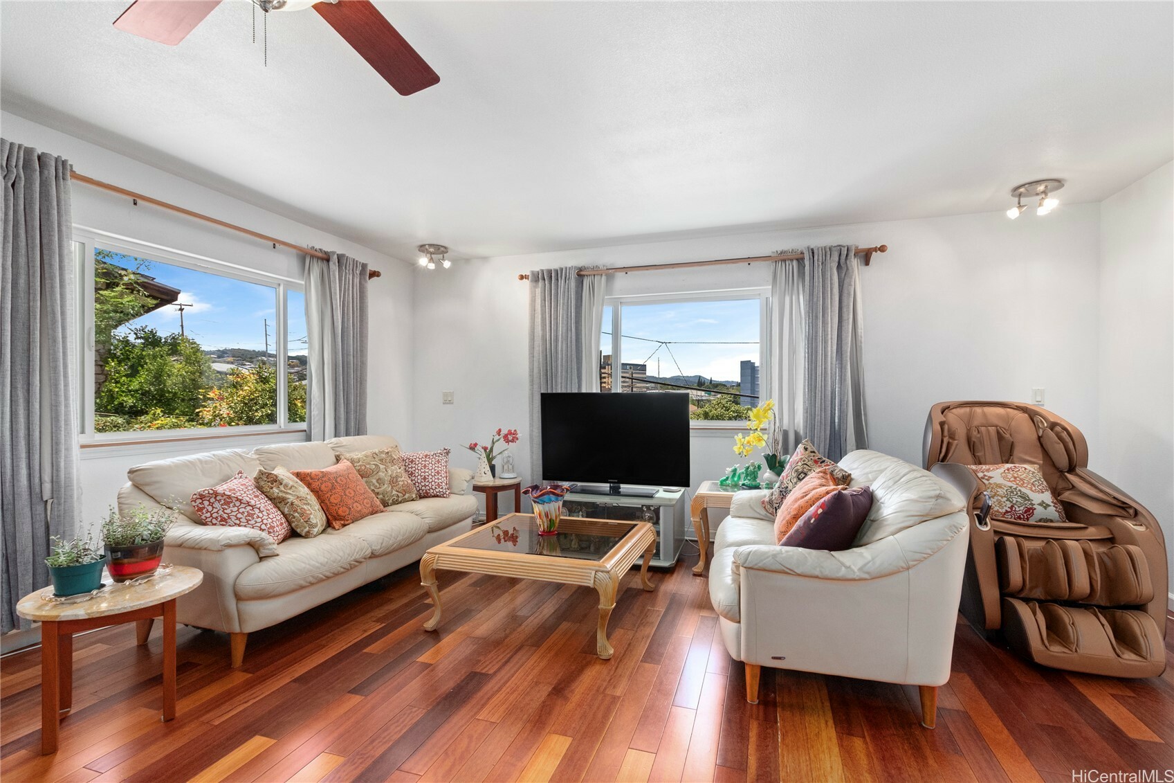 Property Photo:  99-060 Nalopaka Place  HI 96701 