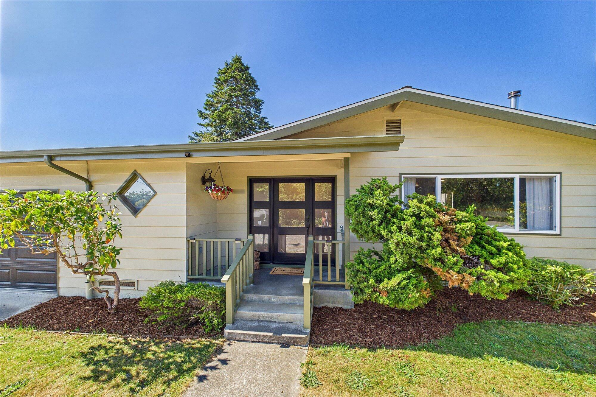 Property Photo: 3550 Edgewood Road CA 95501