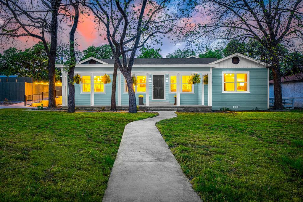 900 Tivy St  Kerrville TX 78028 photo