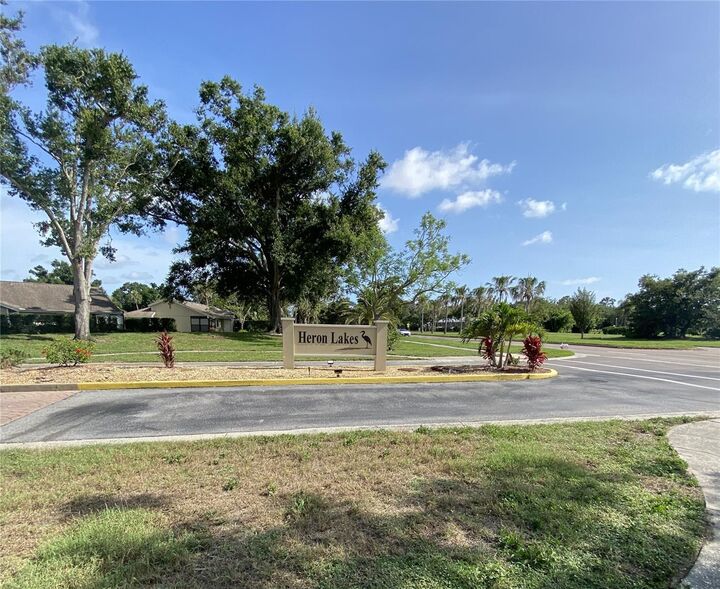 Property Photo: 3032 Heron Lake Court 7B FL 34293