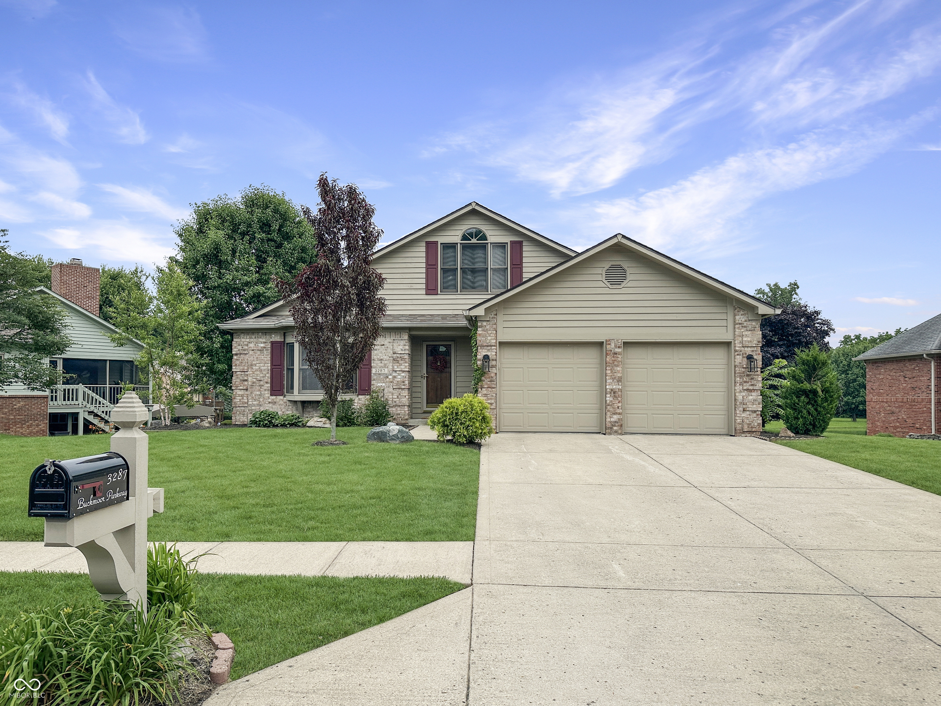 3287 Buckmoor Parkway  Greenwood IN 46143 photo