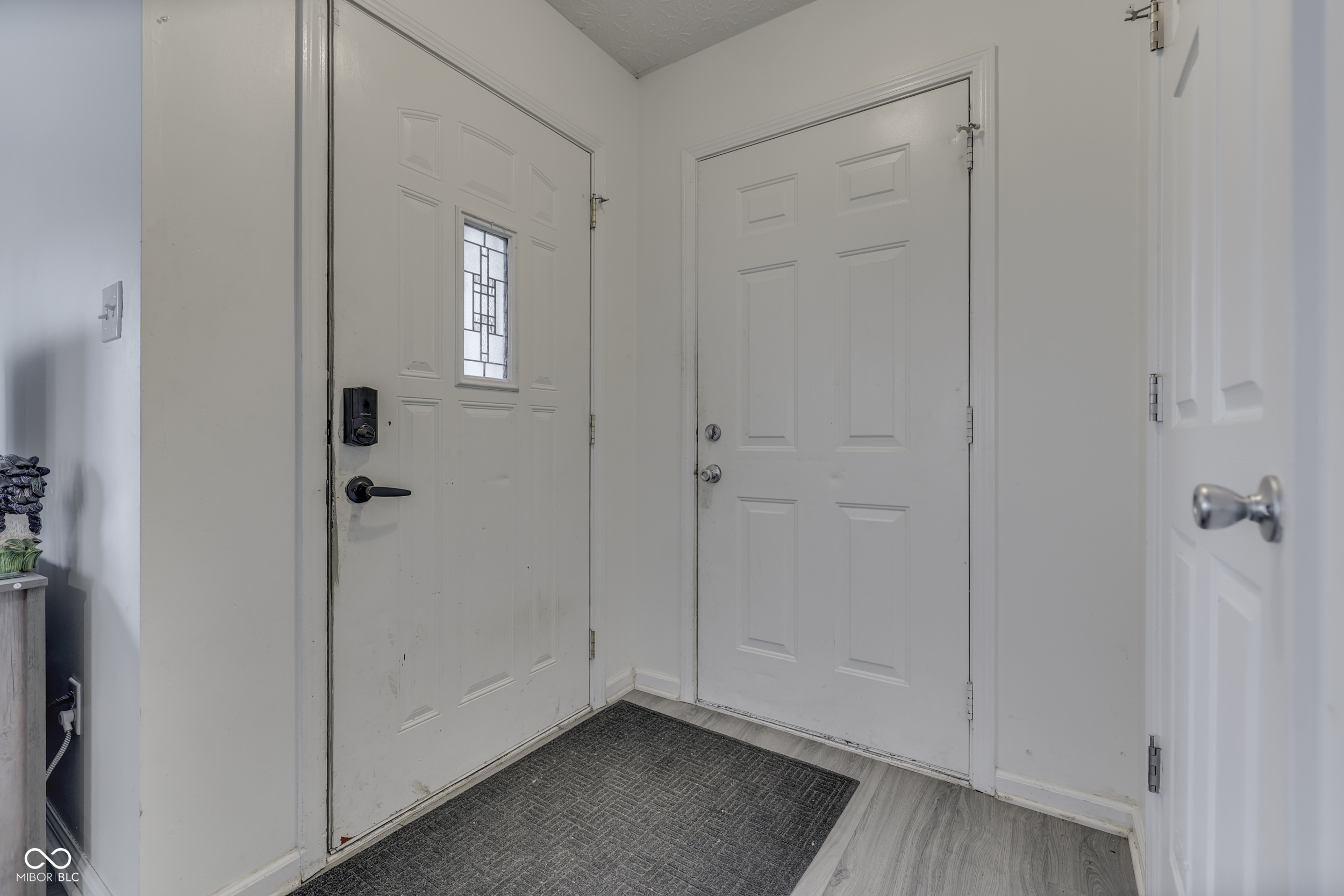 Property Photo: 11117 Waterfield Place IN 46235