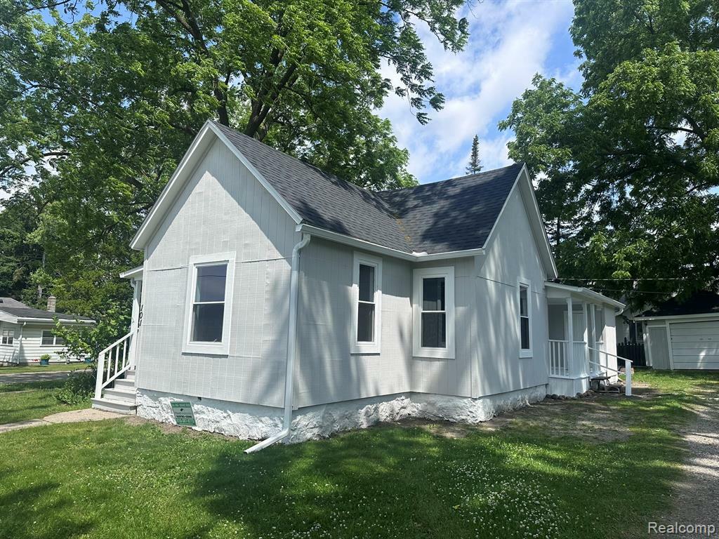 Property Photo: 101 Morrell Street MI 48097 2947