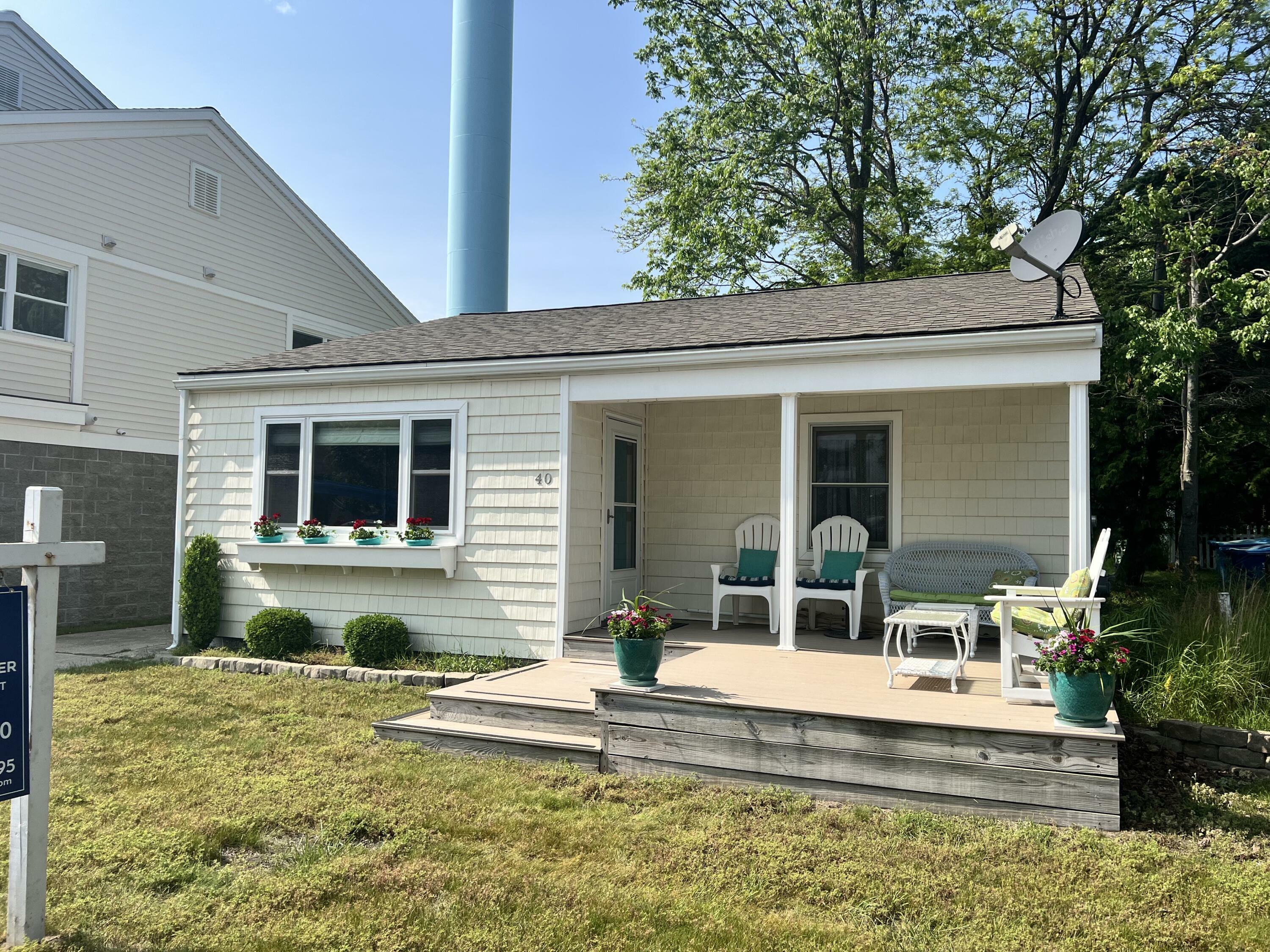 Property Photo: 40 E 5th Street MI 49449